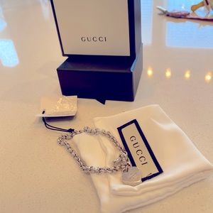 Gucci sterling silver heart pendant bracelet